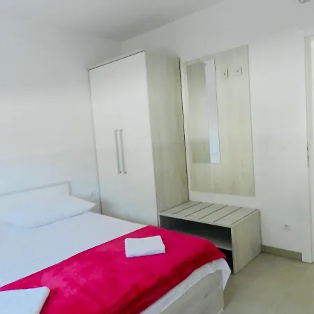 Guest house Diamant Baska Voda