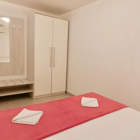 Guest house Diamant Baska Voda