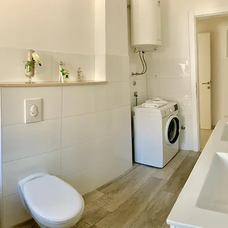 Guest house Diamant Baska Voda